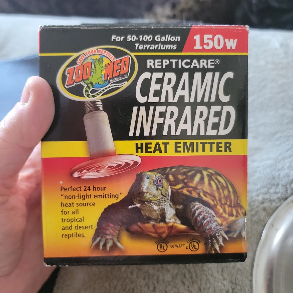 Reptile heat mat used fair condition, heat light and new ceramic infrared bulb